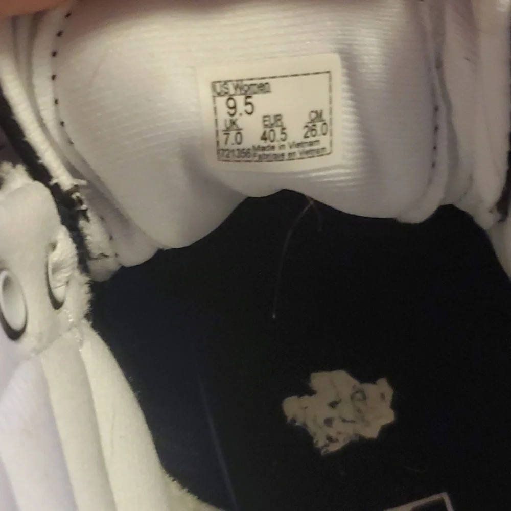 Vans - Picture 2 of 2